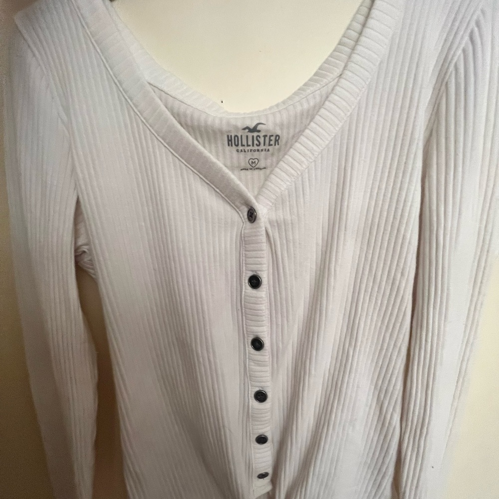 HOLLISTER medium sized long sleeve tee